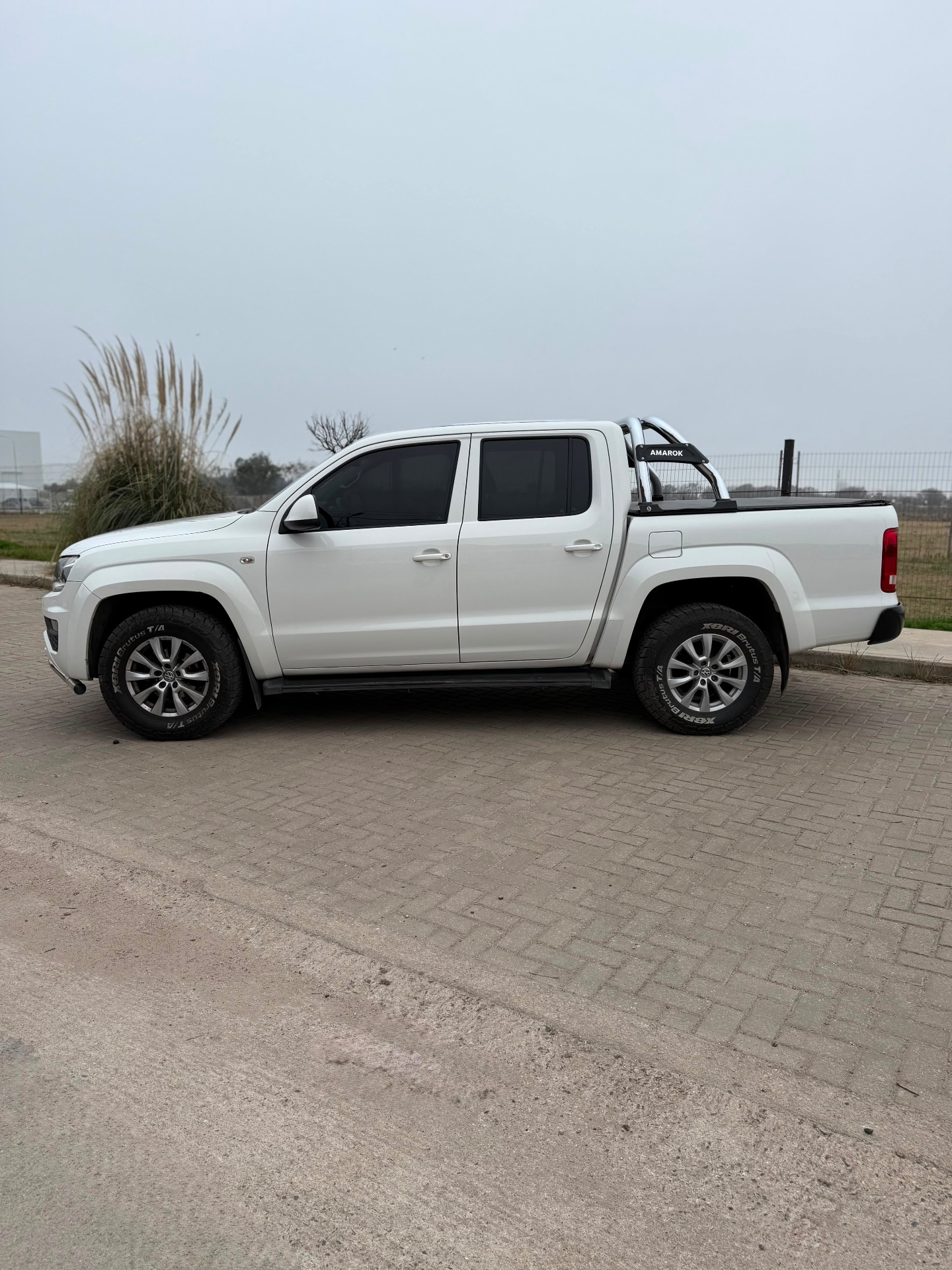 Volkswagen Amarok 2.0 TD 180HP 4x2 AT Comfortline 2021 — lateral