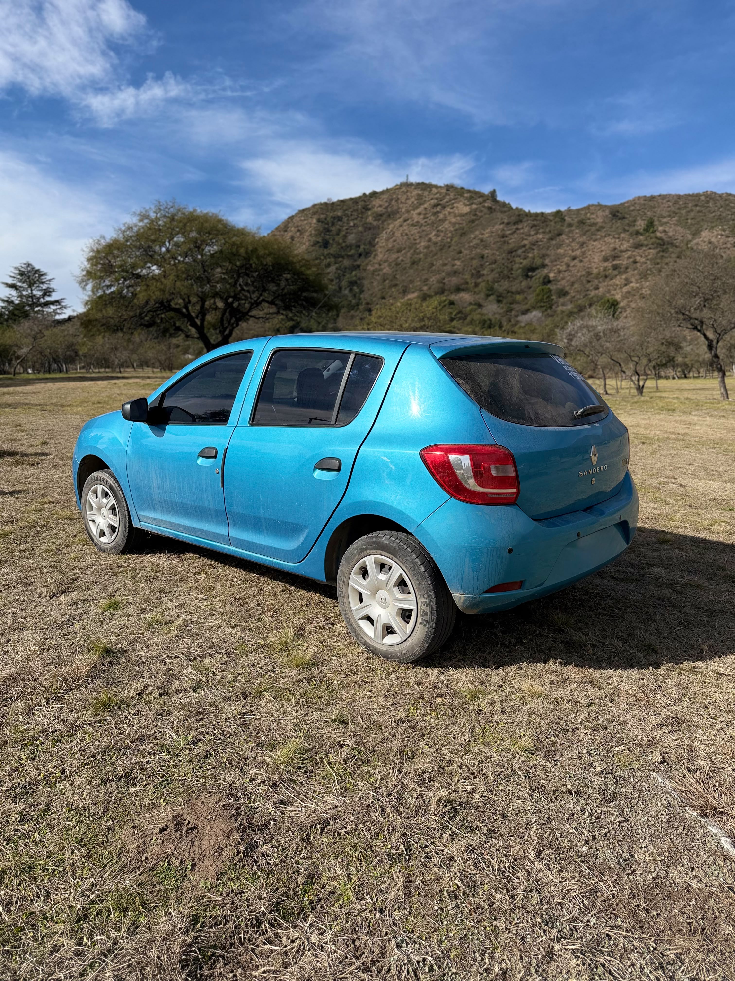 Renault Sandero II 1.6 Expression 2016 — interior