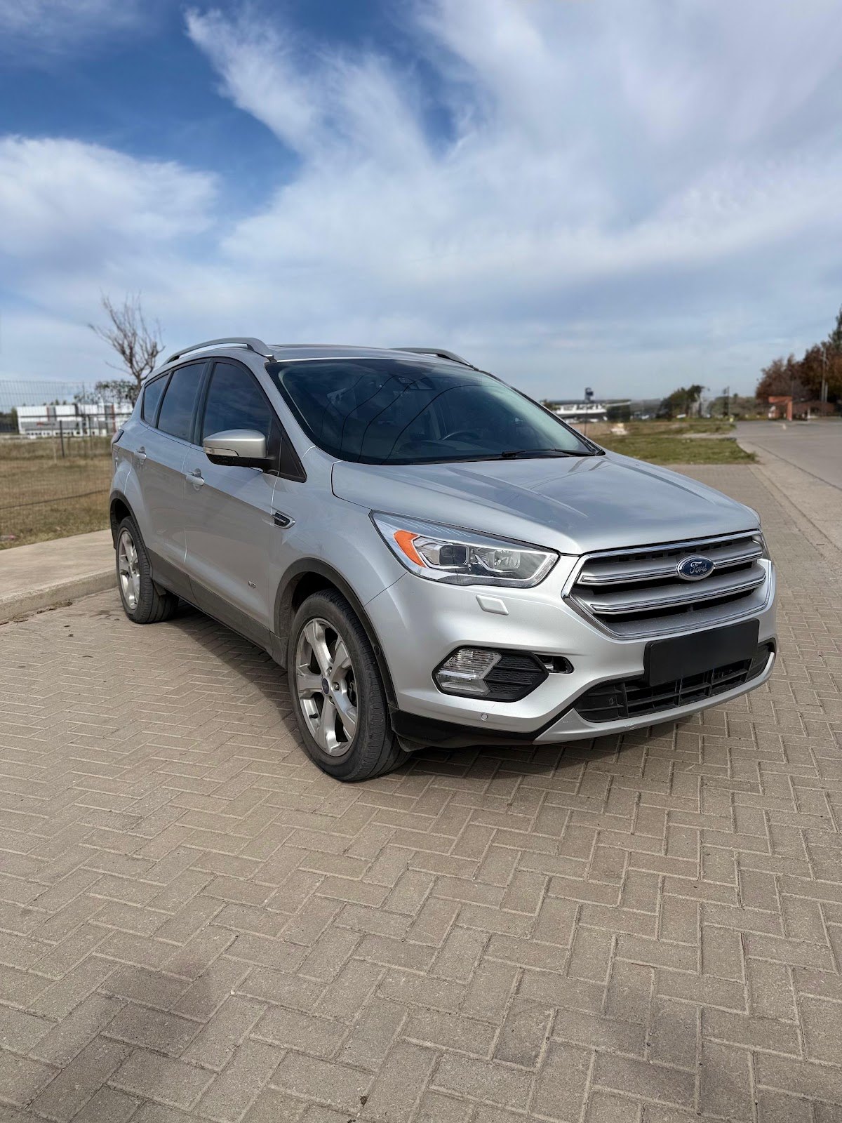 Ford Kuga 2.0 Titanium 4x4 AT 2017 — lateral