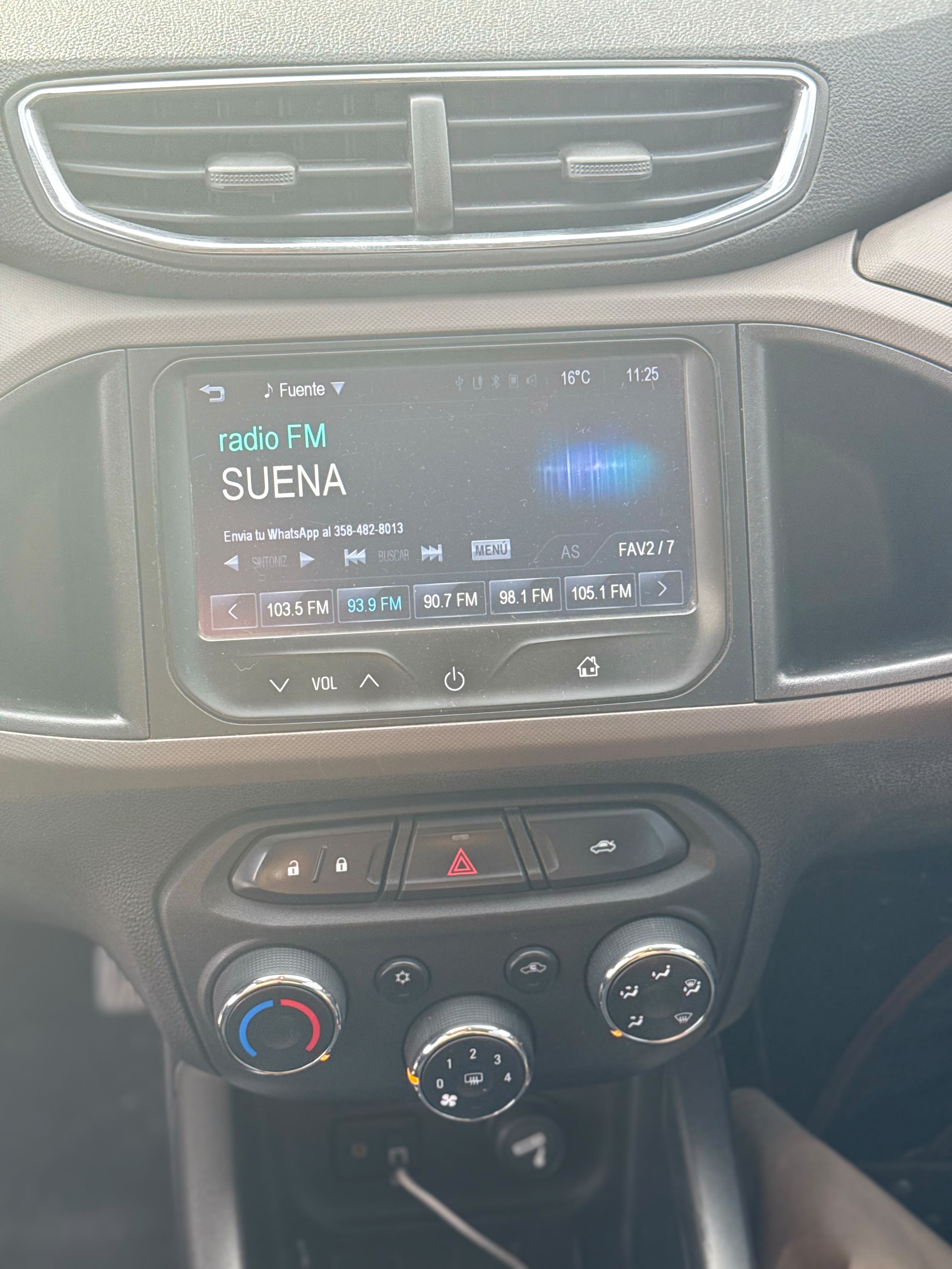 Chevrolet Prisma 1.4 LTZ 2015 — interior