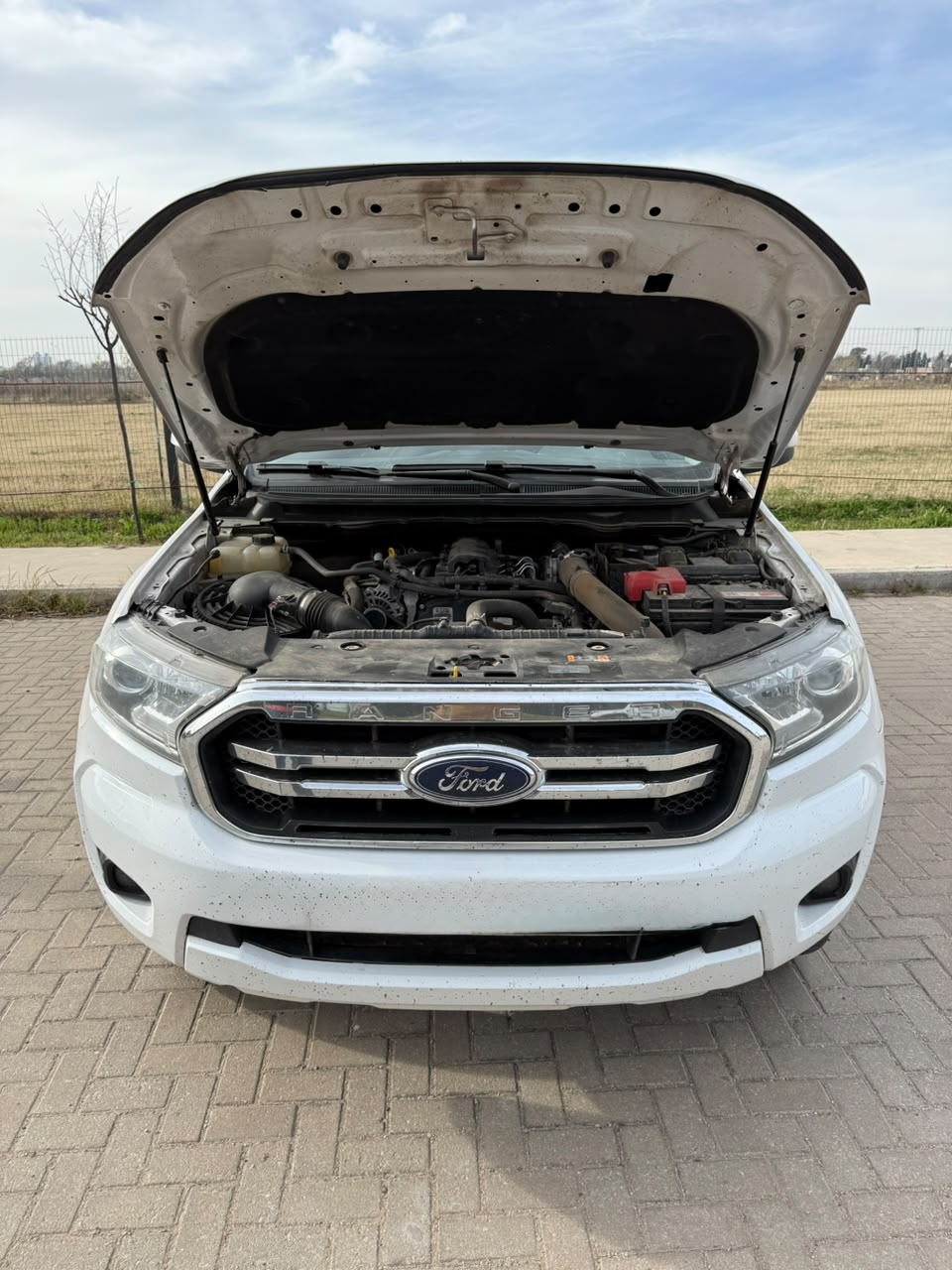 Ford Ranger 2.2 TDi XLT 4x2 AT 2023 — trasera