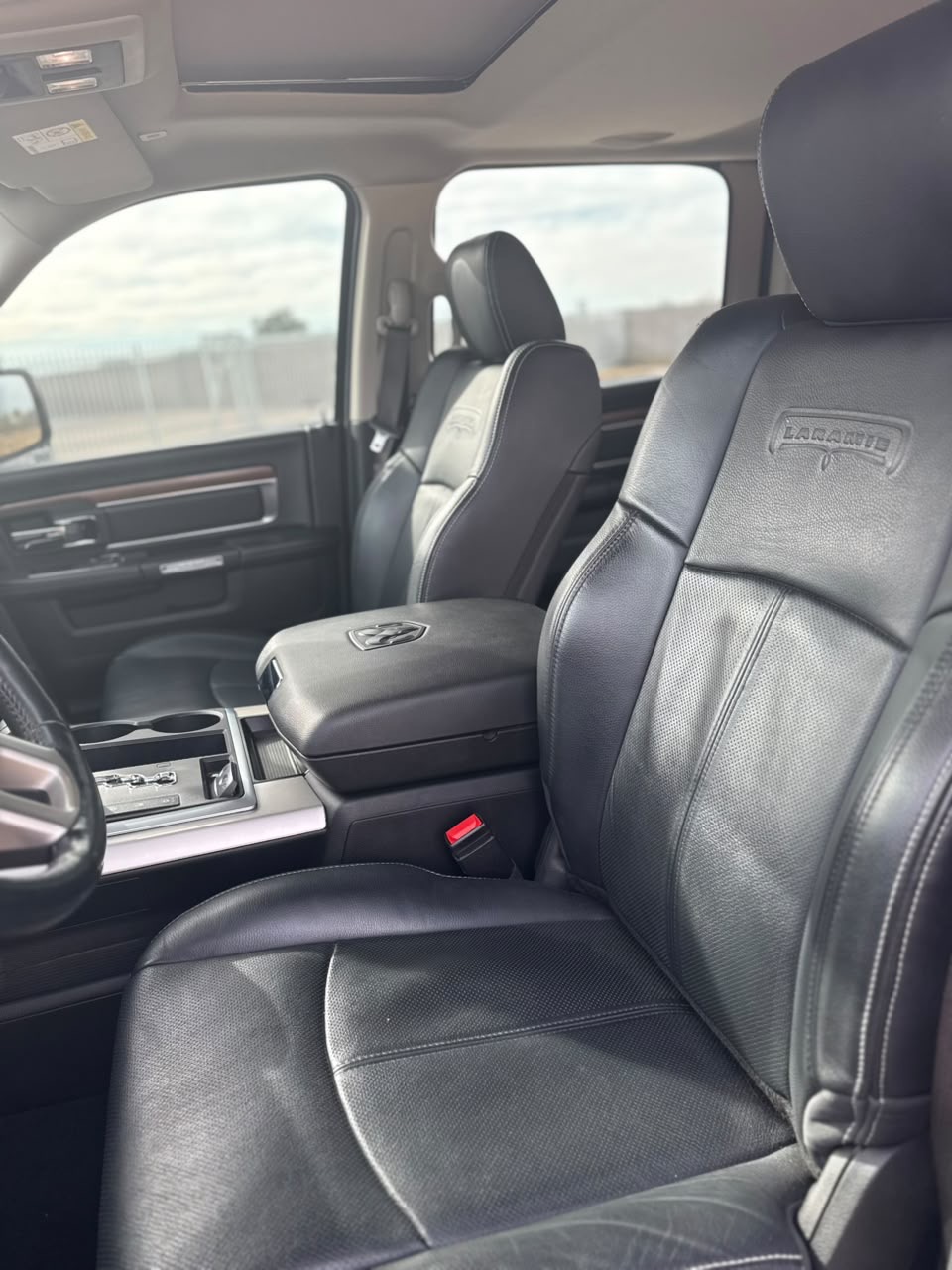 RAM 1500 5.7 V8 Laramie 4x4 AT 2022 — foto 6