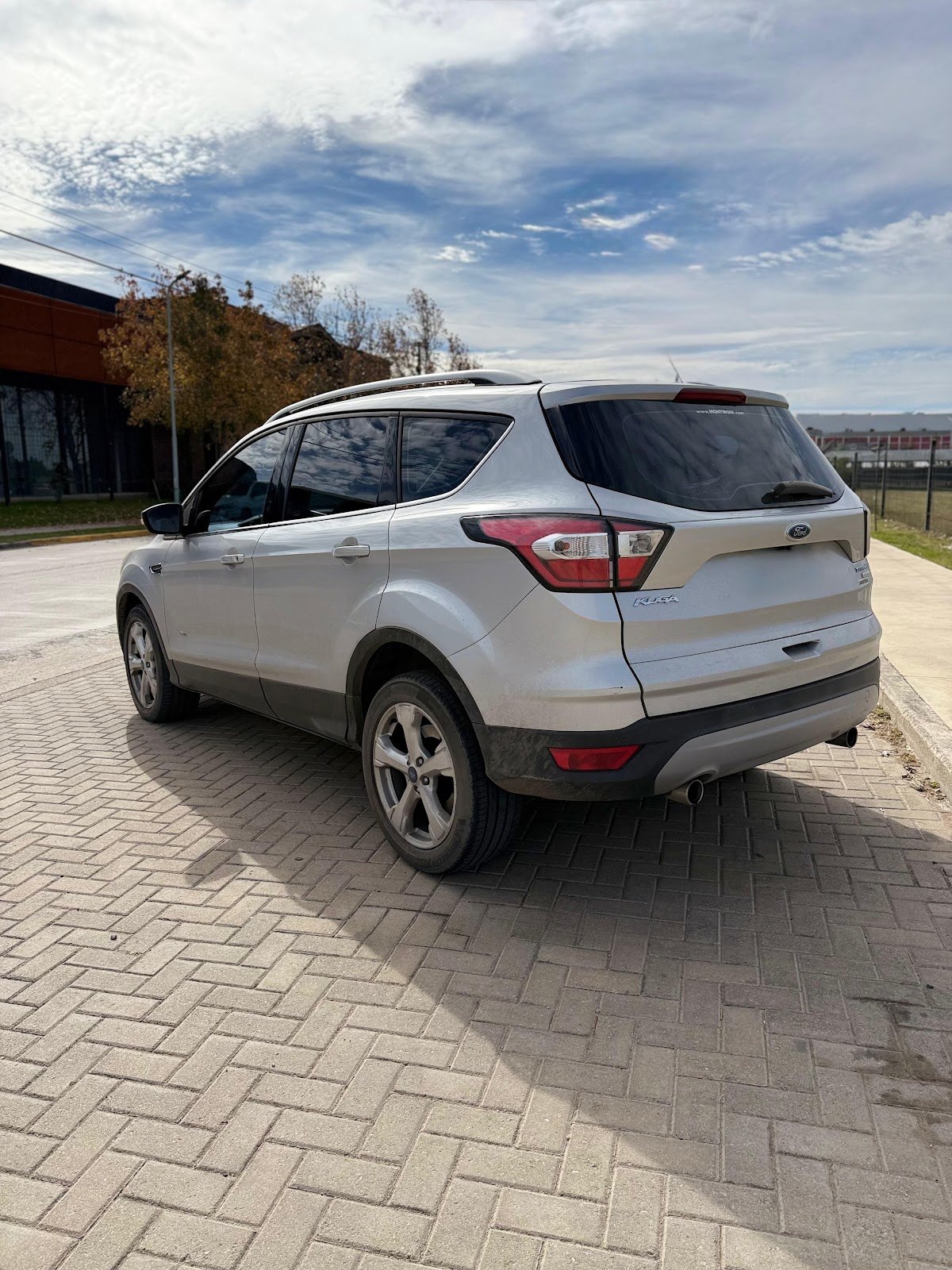 Ford Kuga 2.0 Titanium 4x4 AT 2017 — interior