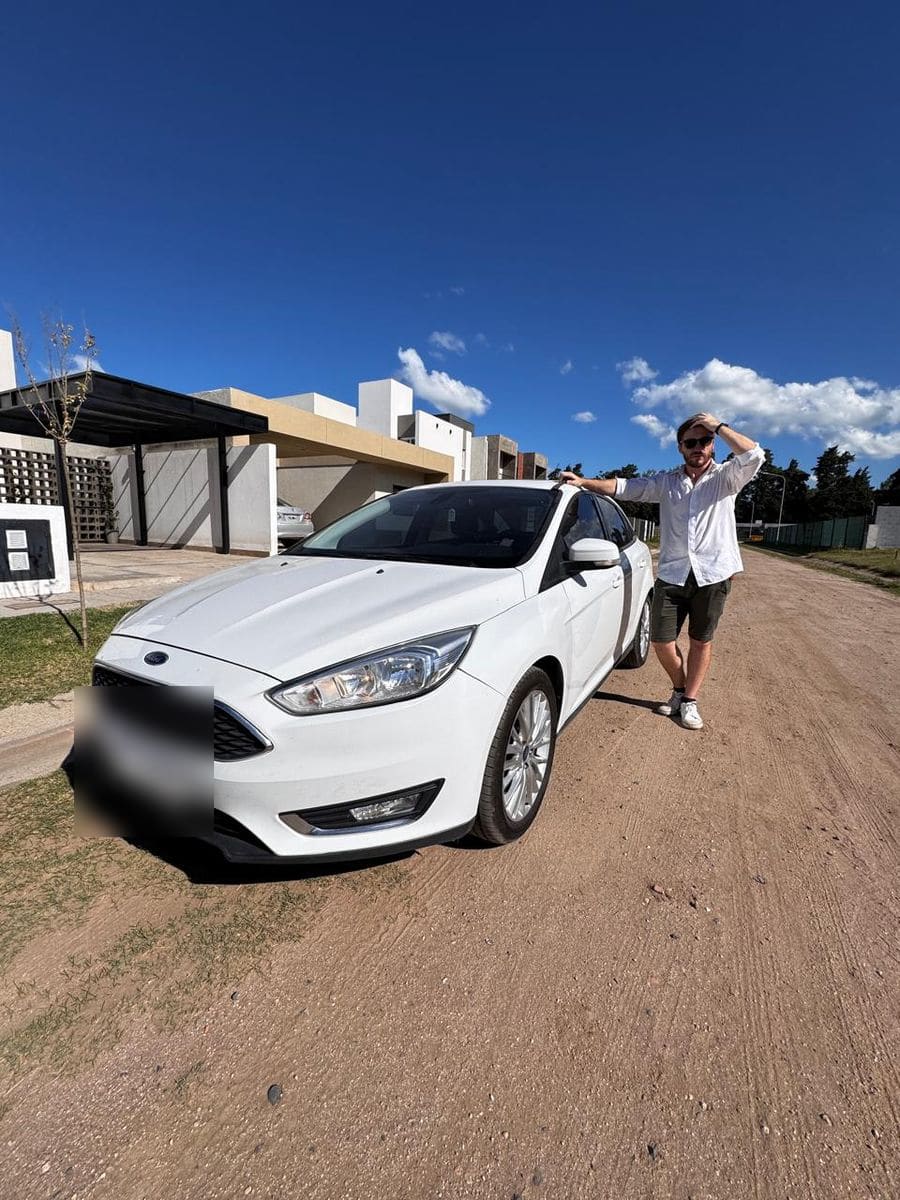 Cliente de AUTO VIEW con su Ford Focus