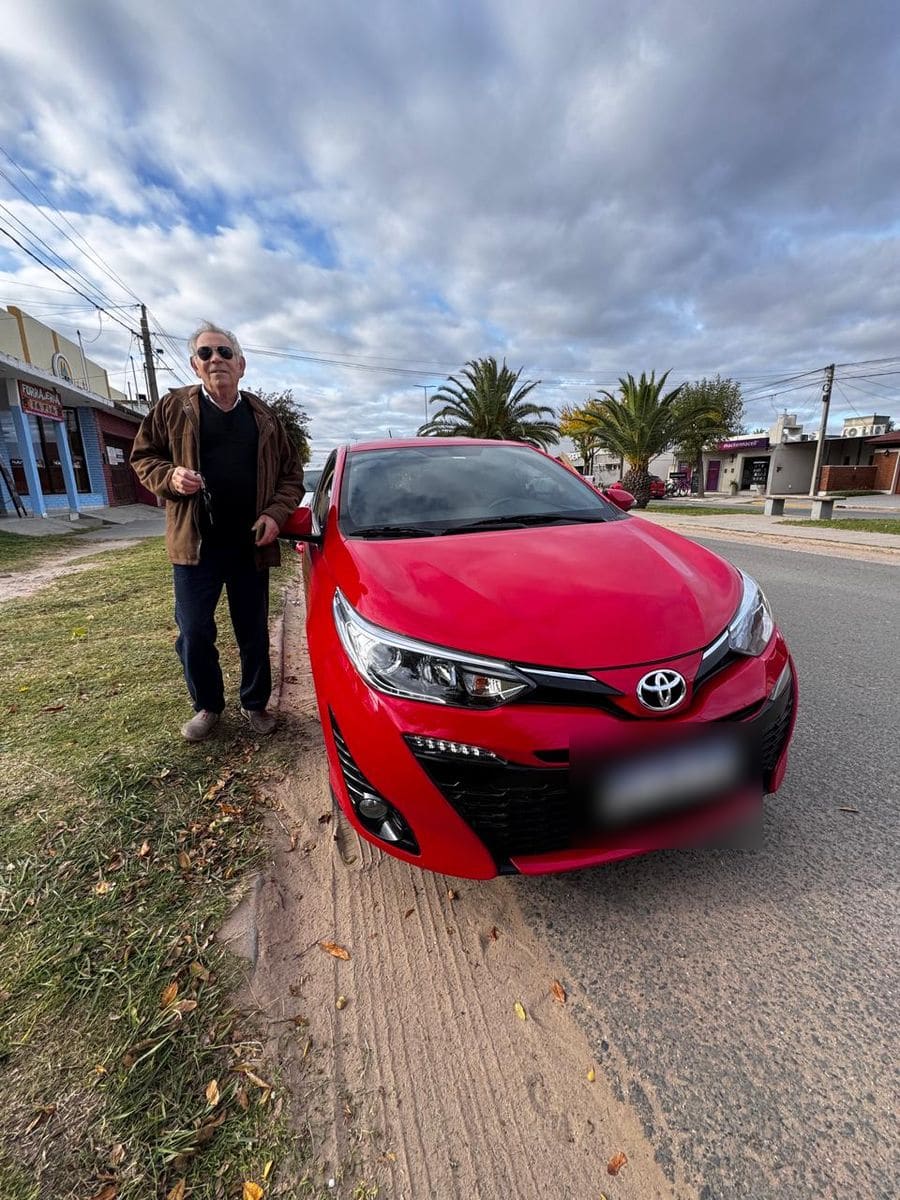 Cliente de AUTO VIEW con su Toyota Yaris
