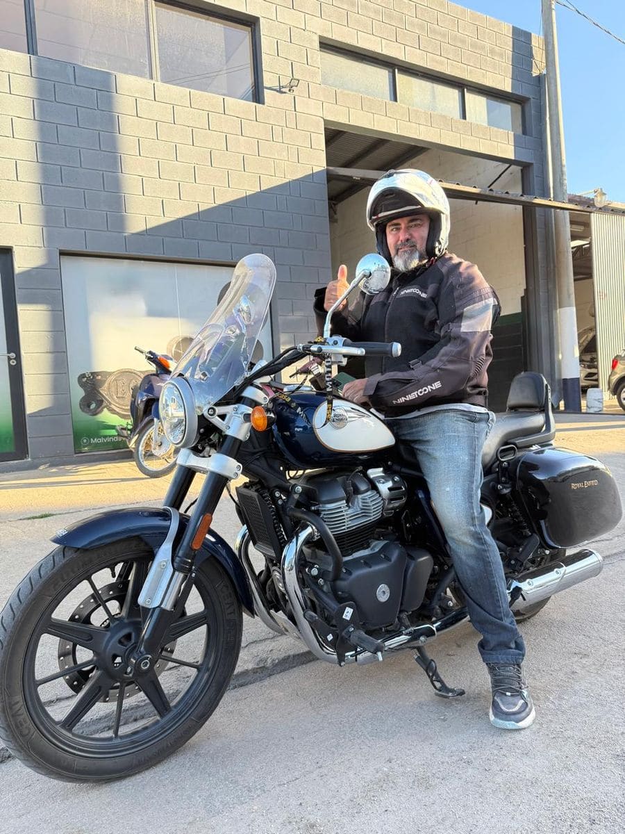 Cliente de AUTO VIEW con su Moto