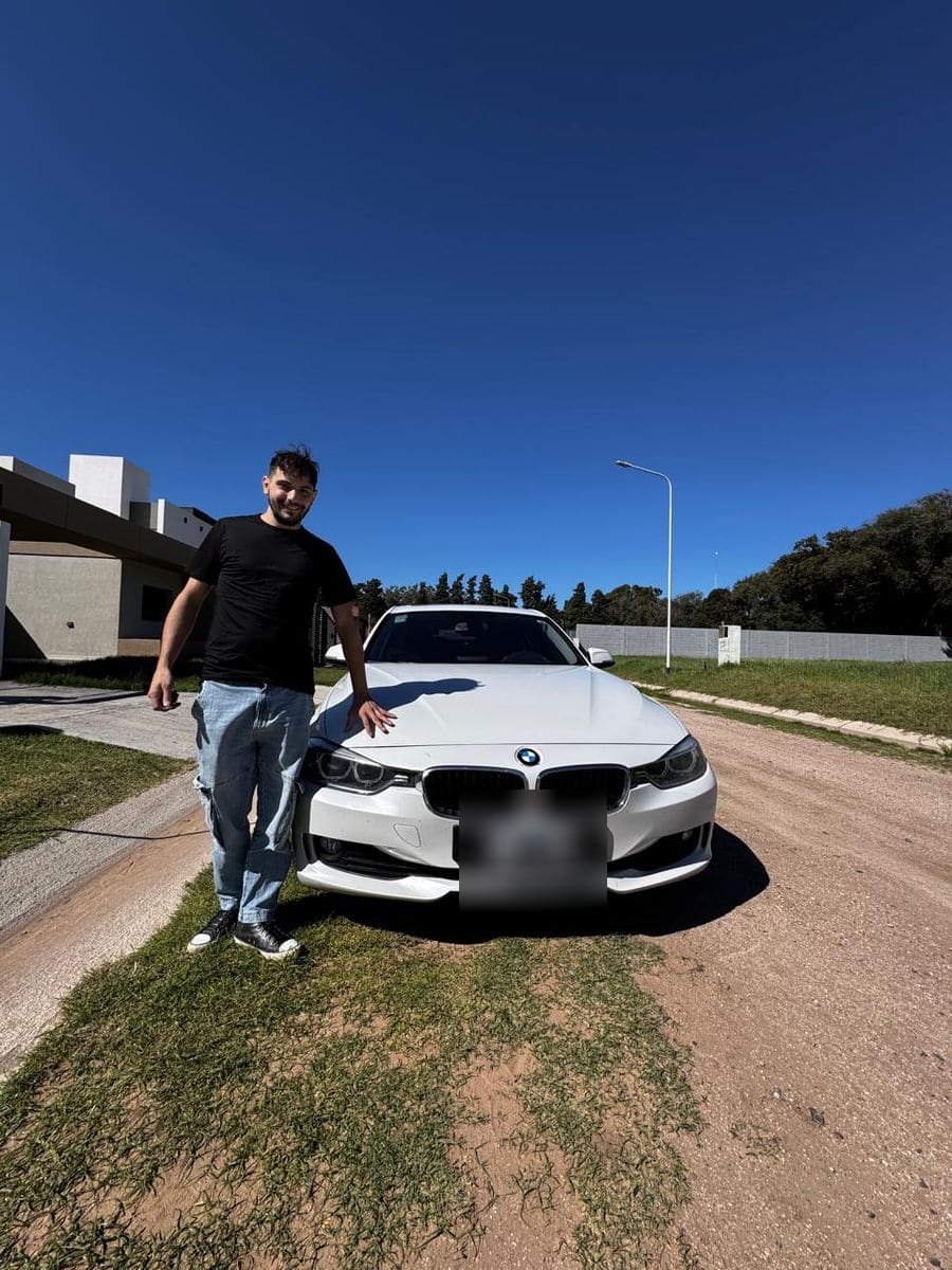 Cliente de AUTO VIEW con su BMW Serie 3