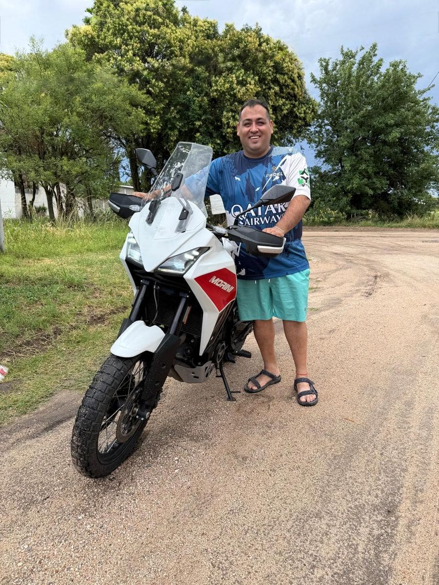 Cliente de AUTO VIEW con su Moto