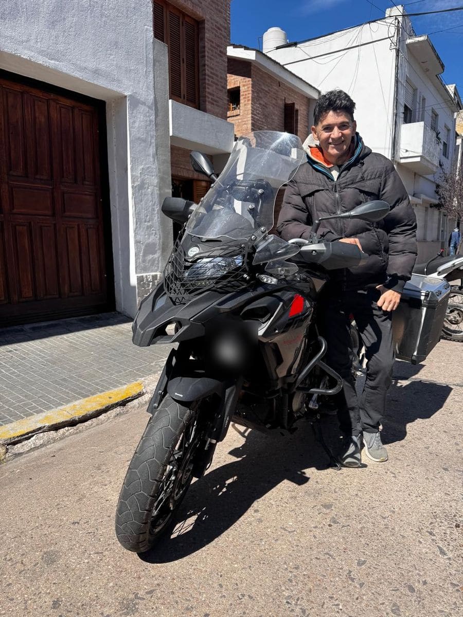Cliente de AUTO VIEW con su Moto