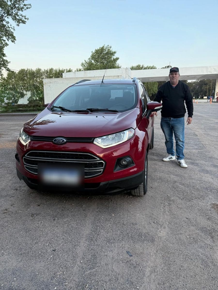 Cliente de AUTO VIEW con su Ford EcoSport
